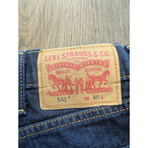 Levis‎ Shorts Mens 40 Blue 541 Dark Wash High Rise Long Inseam Work Summer Denim - Picture 6 of 12